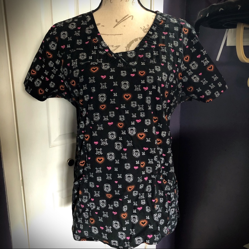 EUC HeartSoul Ladies Skull Scrub Top XL